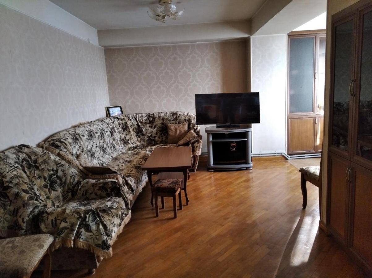 3 Room Apartment In Small Center Of Jerevan Buitenkant foto