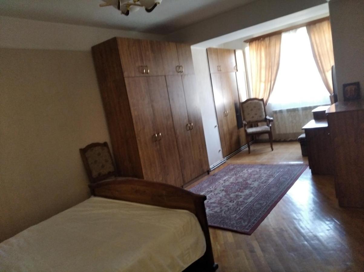 3 Room Apartment In Small Center Of Jerevan Buitenkant foto
